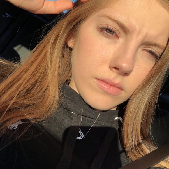 Meet your Posher, Paige - Picture 1 of 1